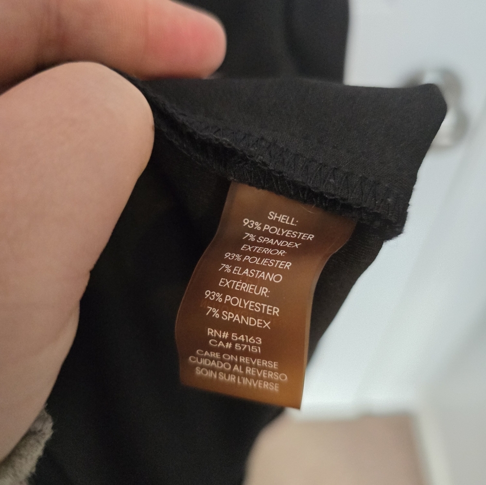 Calvin Klein | 12 | Sleeveless Black Dress with Gold Zipper - Picture 8 of 10